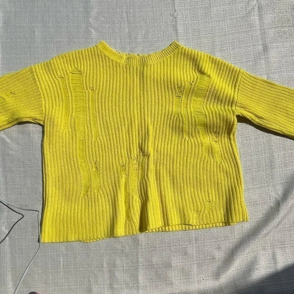 COPY - Women's Autumn Cashmere Distressed Sweater - Sz. M - Picture 2 of 3